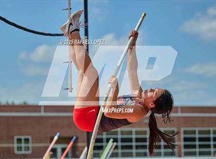 Thumbnail 2 in Spartan Relays (Pole Vault) photogallery.
