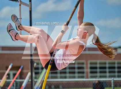 Thumbnail 3 in Spartan Relays (Pole Vault) photogallery.