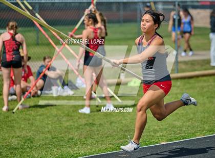 Thumbnail 2 in Spartan Relays (Pole Vault) photogallery.