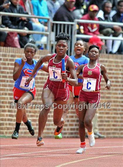 Thumbnail 3 in Penn Relays (4x100 Final) photogallery.