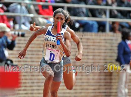 Thumbnail 1 in Penn Relays (4x100 Final) photogallery.