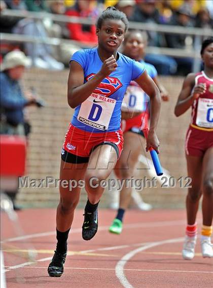 Thumbnail 3 in Penn Relays (4x100 Final) photogallery.