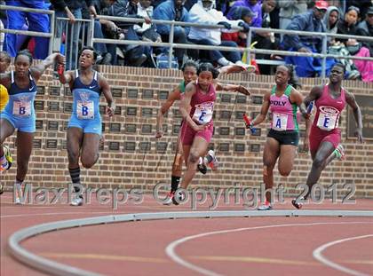 Thumbnail 3 in Penn Relays (4x100 Final) photogallery.