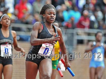 Thumbnail 1 in Penn Relays (4x100 Final) photogallery.