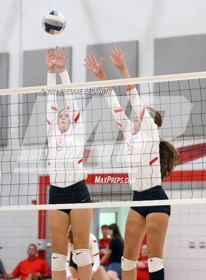 Thumbnail 3 in Ponder @ Pottsboro photogallery.