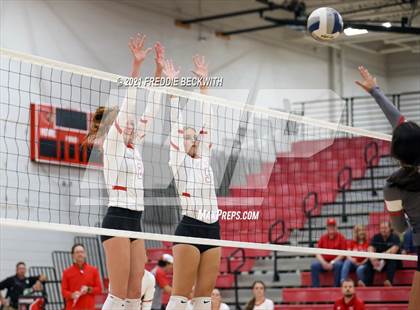 Thumbnail 3 in Ponder @ Pottsboro photogallery.