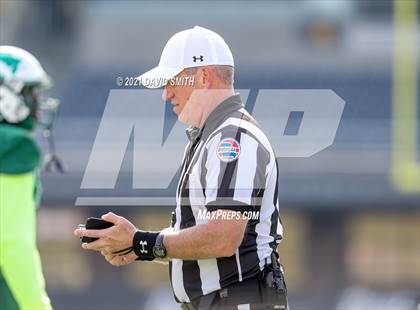 Thumbnail 1 in St. Pius X vs. St. Mary's - MSHSAA Class 3 Show-Me Bowl photogallery.