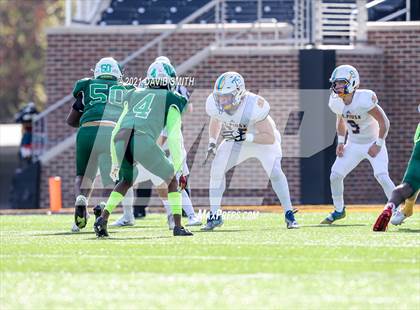Thumbnail 2 in St. Pius X vs. St. Mary's - MSHSAA Class 3 Show-Me Bowl photogallery.