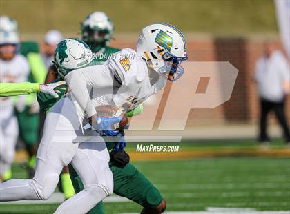 Thumbnail 2 in St. Pius X vs. St. Mary's - MSHSAA Class 3 Show-Me Bowl photogallery.