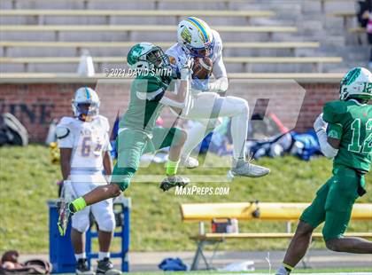 Thumbnail 3 in St. Pius X vs. St. Mary's - MSHSAA Class 3 Show-Me Bowl photogallery.