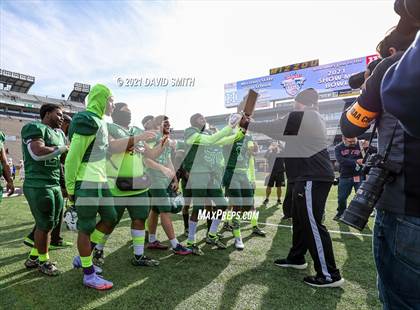Thumbnail 2 in St. Pius X vs. St. Mary's - MSHSAA Class 3 Show-Me Bowl photogallery.