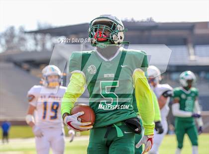 Thumbnail 1 in St. Pius X vs. St. Mary's - MSHSAA Class 3 Show-Me Bowl photogallery.