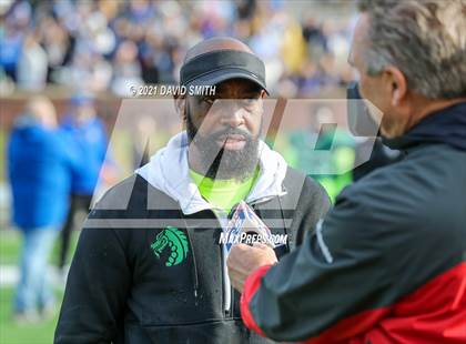 Thumbnail 2 in St. Pius X vs. St. Mary's - MSHSAA Class 3 Show-Me Bowl photogallery.