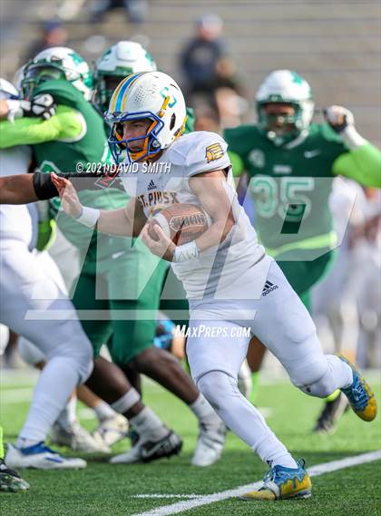 Thumbnail 1 in St. Pius X vs. St. Mary's - MSHSAA Class 3 Show-Me Bowl photogallery.