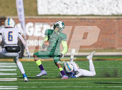 Thumbnail 1 in St. Pius X vs. St. Mary's - MSHSAA Class 3 Show-Me Bowl photogallery.
