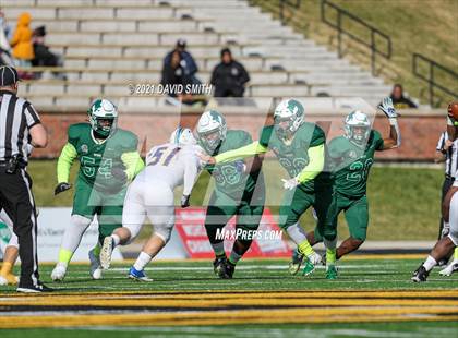 Thumbnail 3 in St. Pius X vs. St. Mary's - MSHSAA Class 3 Show-Me Bowl photogallery.