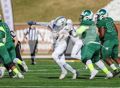 Thumbnail 1 in St. Pius X vs. St. Mary's - MSHSAA Class 3 Show-Me Bowl photogallery.
