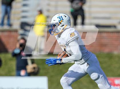 Thumbnail 1 in St. Pius X vs. St. Mary's - MSHSAA Class 3 Show-Me Bowl photogallery.