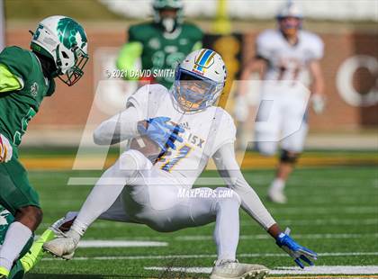 Thumbnail 1 in St. Pius X vs. St. Mary's - MSHSAA Class 3 Show-Me Bowl photogallery.