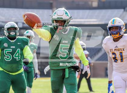 Thumbnail 3 in St. Pius X vs. St. Mary's - MSHSAA Class 3 Show-Me Bowl photogallery.