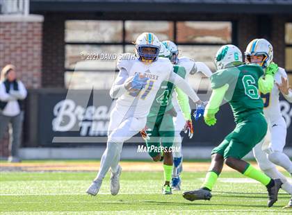 Thumbnail 2 in St. Pius X vs. St. Mary's - MSHSAA Class 3 Show-Me Bowl photogallery.