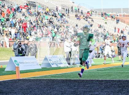 Thumbnail 2 in St. Pius X vs. St. Mary's - MSHSAA Class 3 Show-Me Bowl photogallery.