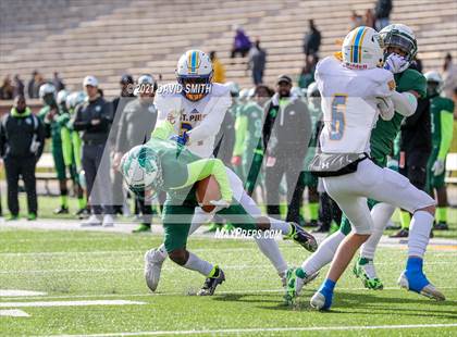Thumbnail 3 in St. Pius X vs. St. Mary's - MSHSAA Class 3 Show-Me Bowl photogallery.