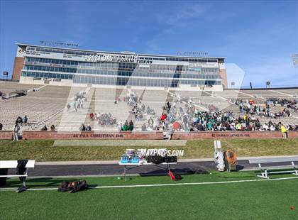 Thumbnail 2 in St. Pius X vs. St. Mary's - MSHSAA Class 3 Show-Me Bowl photogallery.
