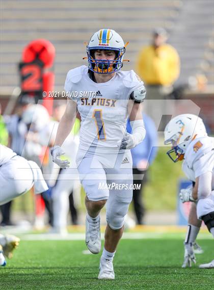 Thumbnail 2 in St. Pius X vs. St. Mary's - MSHSAA Class 3 Show-Me Bowl photogallery.