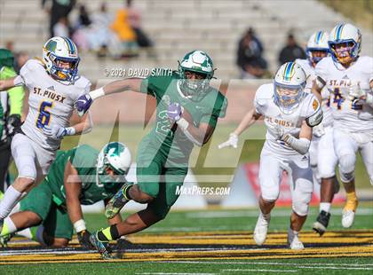 Thumbnail 3 in St. Pius X vs. St. Mary's - MSHSAA Class 3 Show-Me Bowl photogallery.