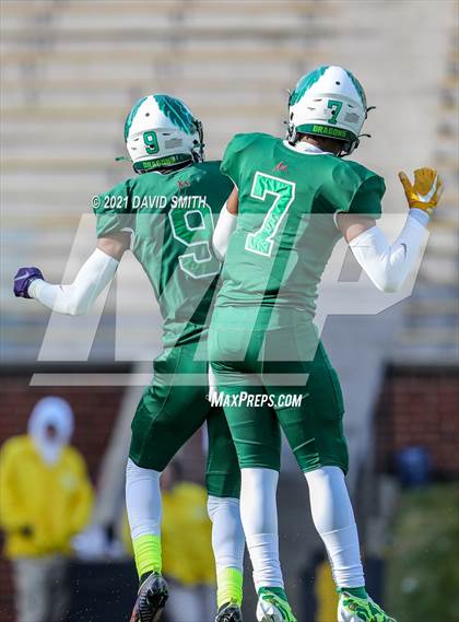 Thumbnail 3 in St. Pius X vs. St. Mary's - MSHSAA Class 3 Show-Me Bowl photogallery.