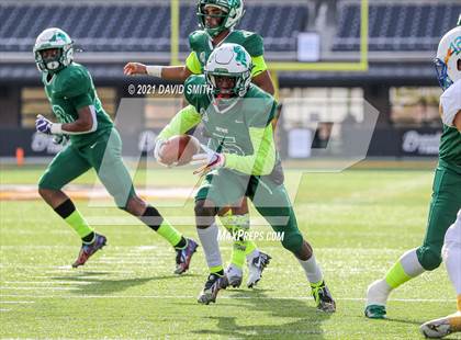 Thumbnail 2 in St. Pius X vs. St. Mary's - MSHSAA Class 3 Show-Me Bowl photogallery.