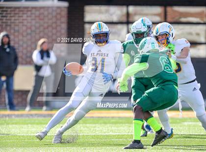 Thumbnail 3 in St. Pius X vs. St. Mary's - MSHSAA Class 3 Show-Me Bowl photogallery.