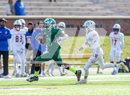 Thumbnail 3 in St. Pius X vs. St. Mary's - MSHSAA Class 3 Show-Me Bowl photogallery.
