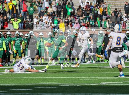 Thumbnail 2 in St. Pius X vs. St. Mary's - MSHSAA Class 3 Show-Me Bowl photogallery.