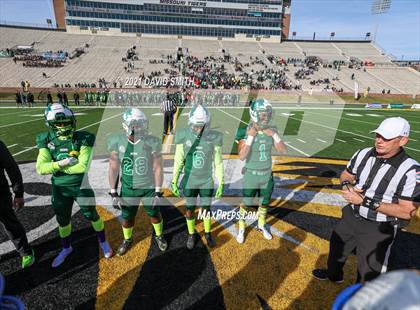 Thumbnail 2 in St. Pius X vs. St. Mary's - MSHSAA Class 3 Show-Me Bowl photogallery.