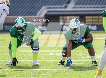 Thumbnail 1 in St. Pius X vs. St. Mary's - MSHSAA Class 3 Show-Me Bowl photogallery.