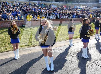 Thumbnail 1 in St. Pius X vs. St. Mary's - MSHSAA Class 3 Show-Me Bowl photogallery.