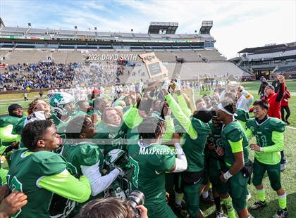 Thumbnail 3 in St. Pius X vs. St. Mary's - MSHSAA Class 3 Show-Me Bowl photogallery.
