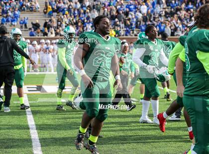 Thumbnail 3 in St. Pius X vs. St. Mary's - MSHSAA Class 3 Show-Me Bowl photogallery.