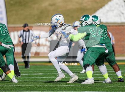 Thumbnail 3 in St. Pius X vs. St. Mary's - MSHSAA Class 3 Show-Me Bowl photogallery.