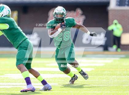Thumbnail 3 in St. Pius X vs. St. Mary's - MSHSAA Class 3 Show-Me Bowl photogallery.