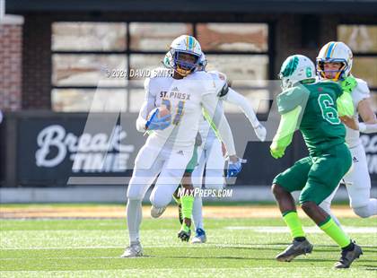 Thumbnail 1 in St. Pius X vs. St. Mary's - MSHSAA Class 3 Show-Me Bowl photogallery.