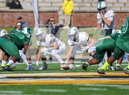Thumbnail 3 in St. Pius X vs. St. Mary's - MSHSAA Class 3 Show-Me Bowl photogallery.