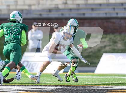 Thumbnail 2 in St. Pius X vs. St. Mary's - MSHSAA Class 3 Show-Me Bowl photogallery.