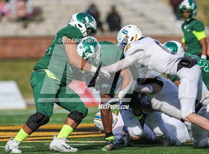 Thumbnail 3 in St. Pius X vs. St. Mary's - MSHSAA Class 3 Show-Me Bowl photogallery.