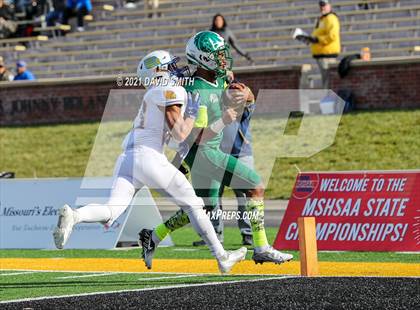 Thumbnail 3 in St. Pius X vs. St. Mary's - MSHSAA Class 3 Show-Me Bowl photogallery.