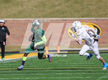 Thumbnail 3 in St. Pius X vs. St. Mary's - MSHSAA Class 3 Show-Me Bowl photogallery.