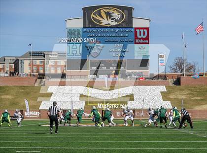 Thumbnail 2 in St. Pius X vs. St. Mary's - MSHSAA Class 3 Show-Me Bowl photogallery.