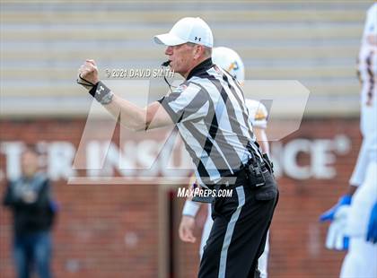 Thumbnail 2 in St. Pius X vs. St. Mary's - MSHSAA Class 3 Show-Me Bowl photogallery.